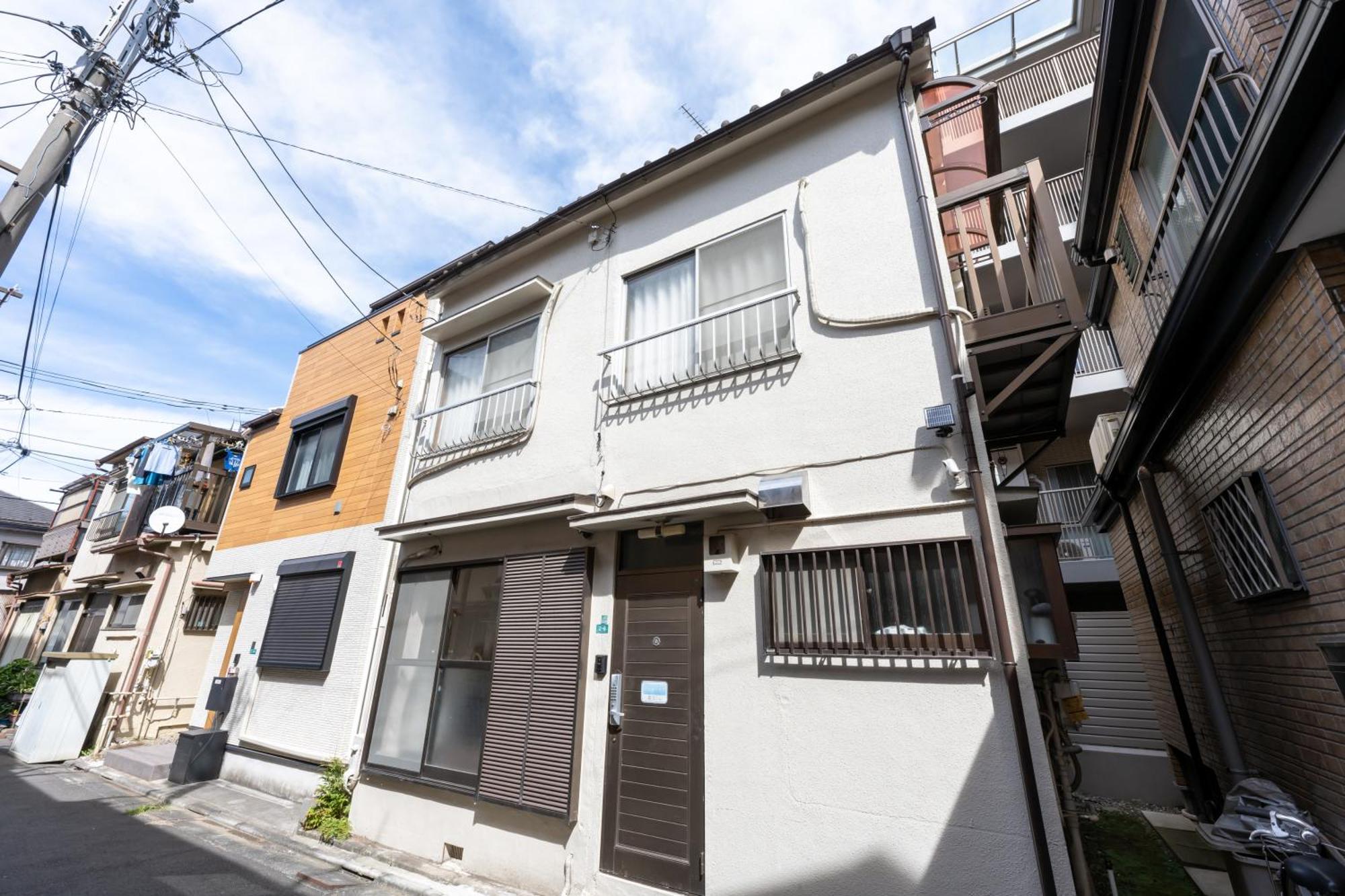 一棟貸切宿, 東京一之江ハウス6名定員, 秋葉原19分,新宿30分,Wifi有, ディズニータクシー20分3000円,駐車場ありません Präfektur Tokio Exterior foto